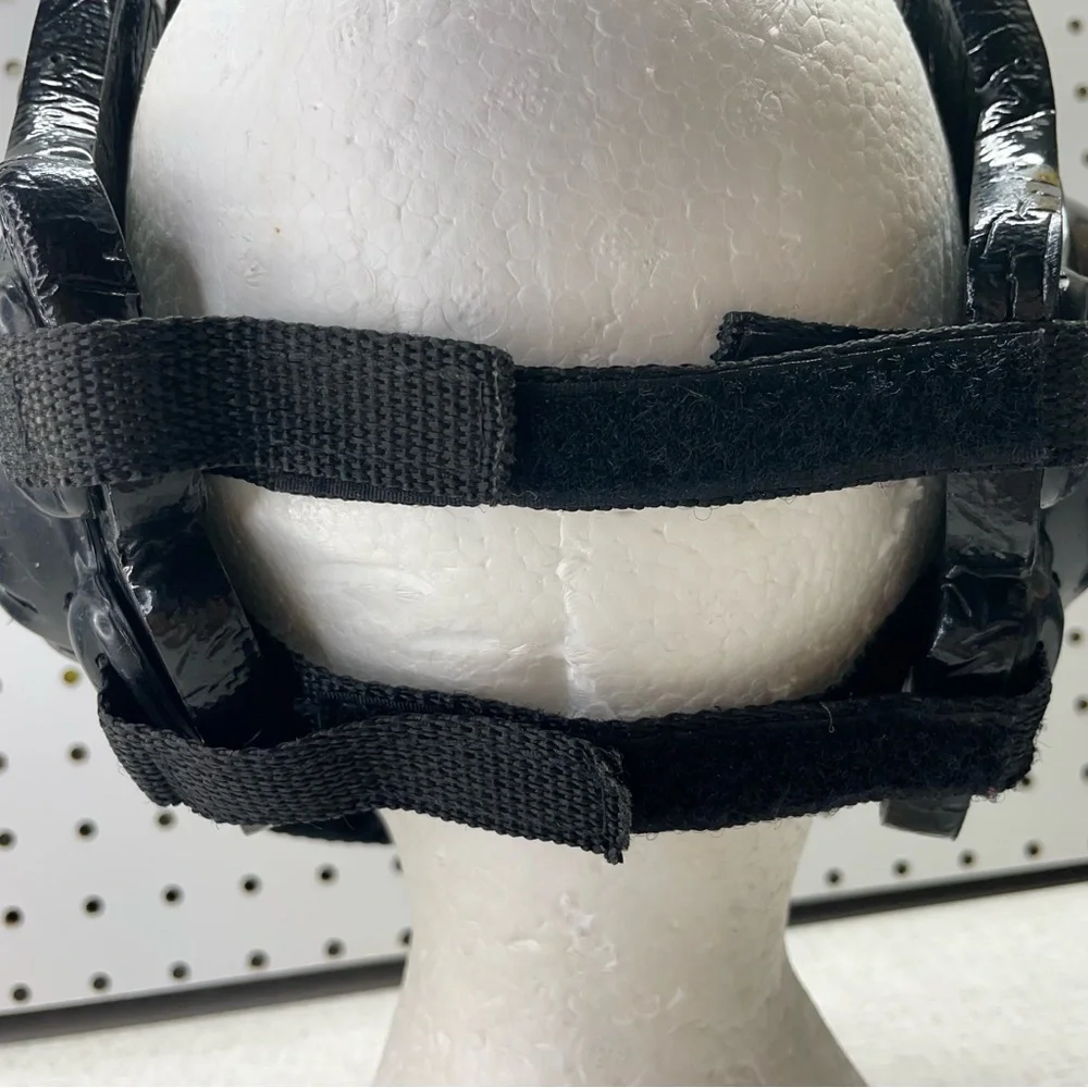 Cliff Keen F5 Tornado Wrestling Headgear  One Size Fits All Black Scuffs
